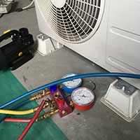 真空引き作業風景